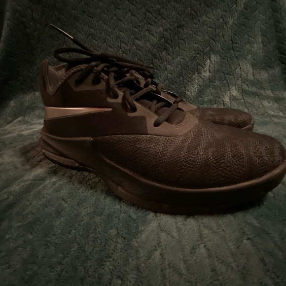 Nike basketball woman/male shoes - Picture 1 of 4